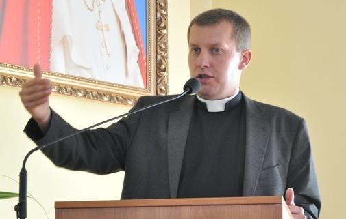 New Papal MC