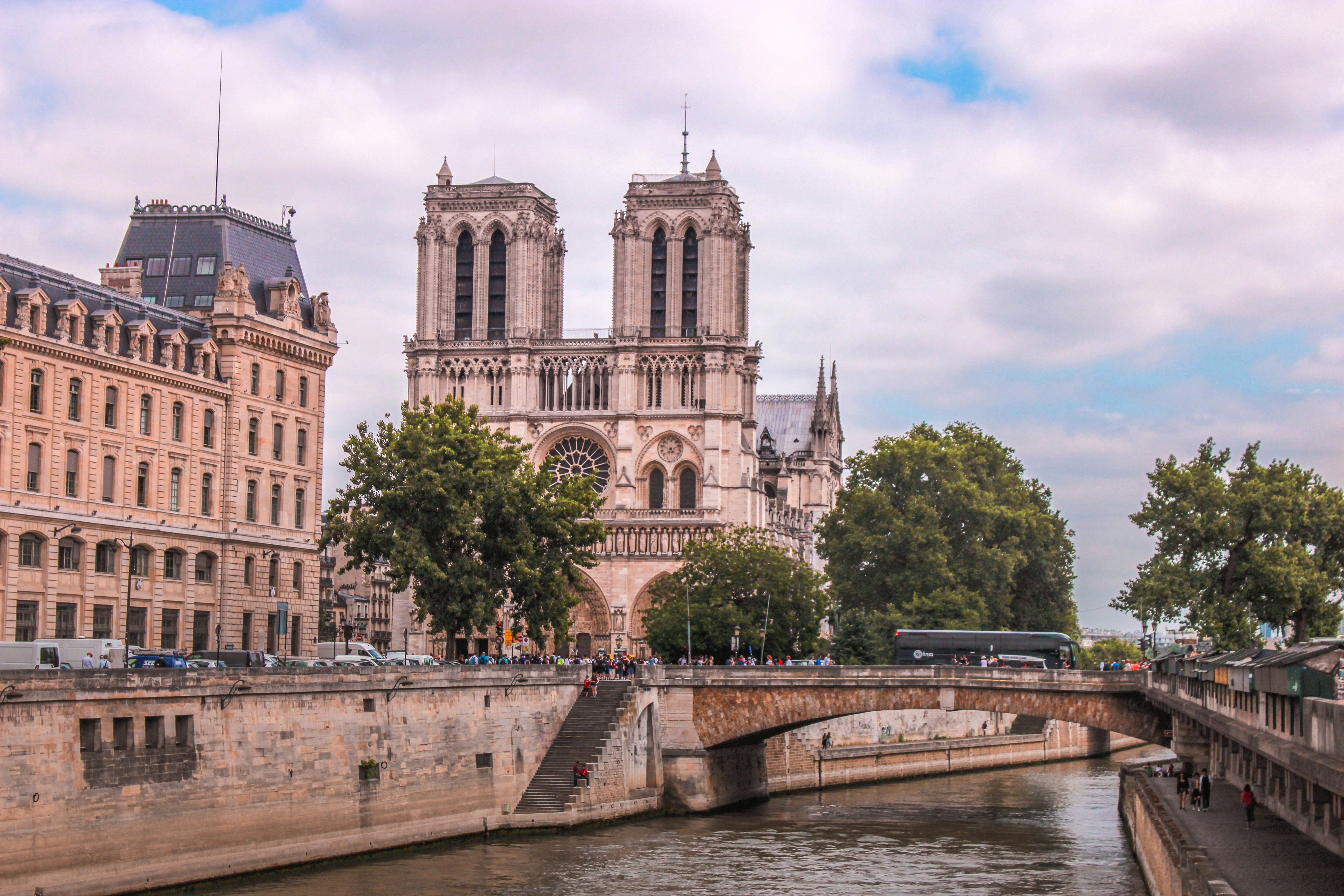 Undamaged Windows of Notre Dame to be Replaced